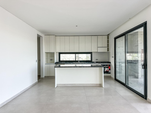Venta Casa A La Laguna - Barrio Santa Ana Tigre