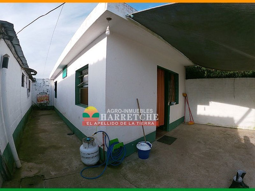 Venta De Casa Con Apartamento En Progreso, Canelones