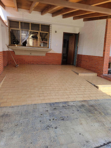 Casa Venta Nuevos Teques Ruta (4) 7hab 5b 3p Ref 70mil