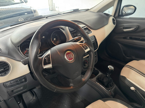 Fiat Punto 1.6 16v Essence Flex 5p