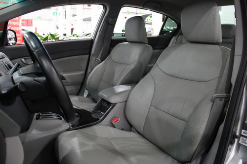 Imagem 7 de 15 de Honda Civic 1.8 Lxs 16v Flex 4p Automático