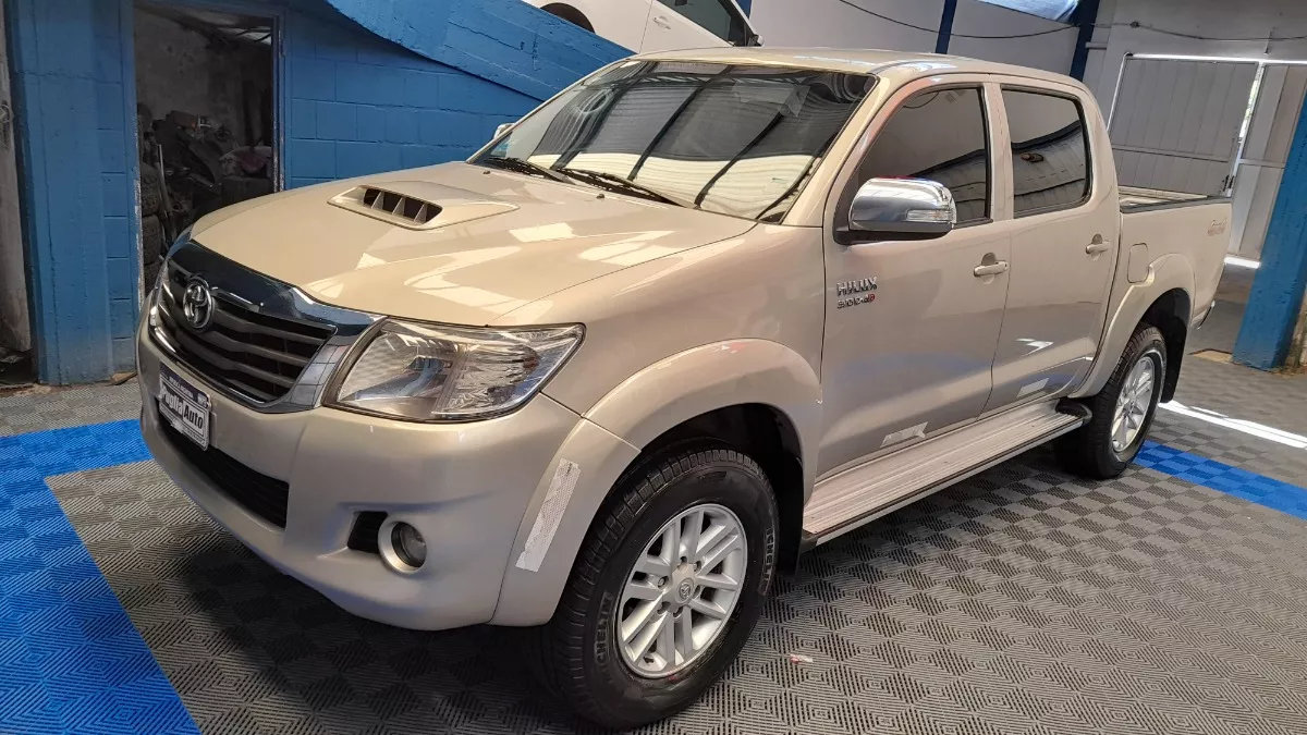 Toyota Hilux 3.0 Cd Srv Cuero 171cv 4x4 5at