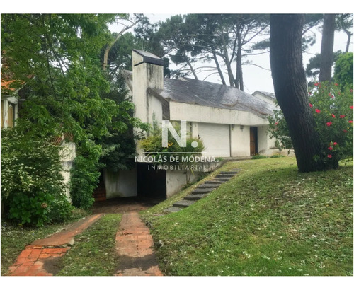 En Venta Casa De 4 Dormitorios En San Rafael - Punta Del Este Con Piscina Y Parrillero