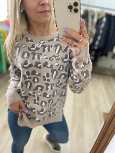 Imagen 7 de 10 de Sweater Animal Print Mujer