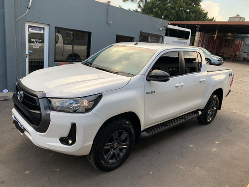 Toyota Hilux 2.8 Cd Sr 177cv 4x4