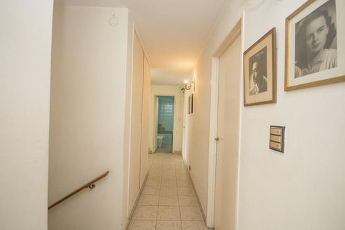 Oportunidad Ideal Inversion- Casa Doble Lote/pileta/ Coch . 3 Autos Ubic. Destacada