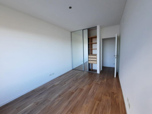 Imagen 20 de 30 de Alquiler Departamento 4 Ambientes Con Dependencia Al Rio En Barrio Puerto Escondido Nordelta