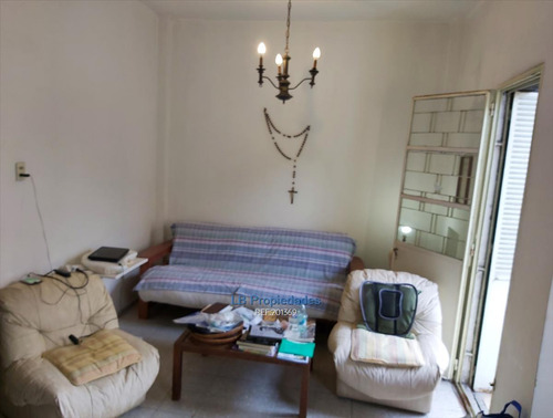 Edificio 437 Mts.2 , 2 Viviendas, 1 Gran Local