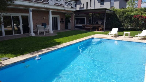 Casa  En Venta Ubicado En Don Torcuato, Tigre, G.b.a. Zona Norte