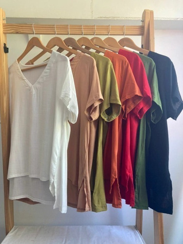 Imagen 2 de 6 de Blusa Liso Escote V - Talle Grande