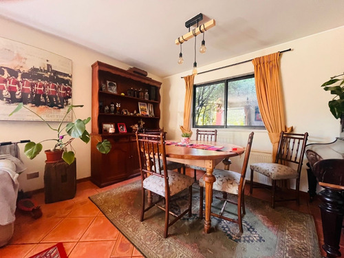 Casa 5d 3b Quincho Dentro De Pje. Cerrado Con Portón Automát