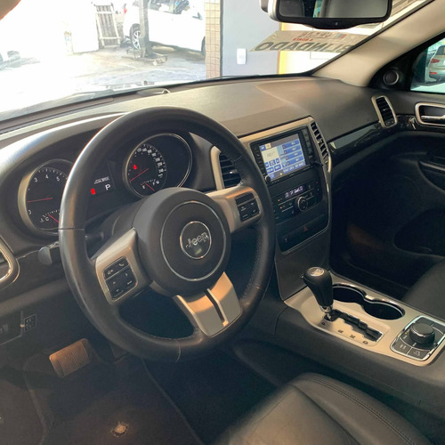 Jeep Grand Cherokee 3.6 Laredo 4x4 V6 24v Gasolina 4p