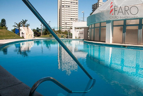Imagen 14 de 29 de Apartamento De 1 Dormitorio En Torre De La Mansa Con Servicios - Punta Del Este Mansa