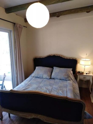Casa - Parque Burnett. Impecable Y Completa!