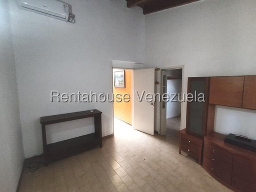 Juan Carlos González. Renta House Carabobo Alquila Casa Urb. Las Clavellinas Valencia Mls #25-18405 Rah/jcg.