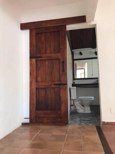 Muy Linda Casa Recientemente Reciclada, 3 Dormitorio, 1 Baño, Estufa A Leña, Parrillero, Horno De Barro Y Cochera. Treinta Y Tres. En Venta Y Alquiler.