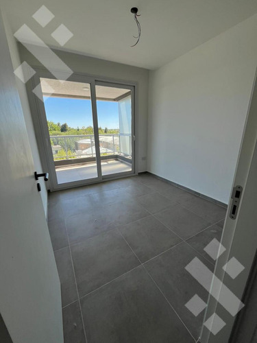 Venta Departamento 1 Dormitorio, Con Cochera, Cipolletti