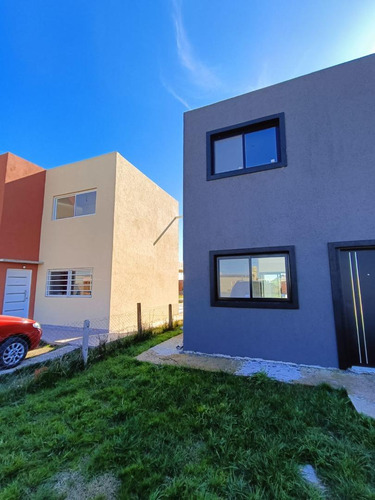 Casa En Venta - 3 Dormitorios 2 Baños - 380mts2 - San Vicente