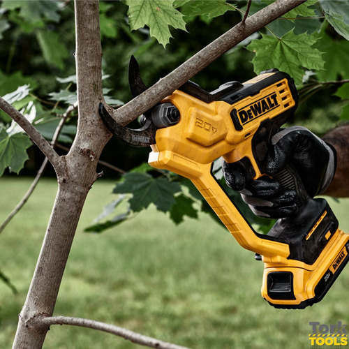 Tesoura Poda Dcpr320b + 2 Baterias 4ah + Carregador Dewalt Cor Amarelo