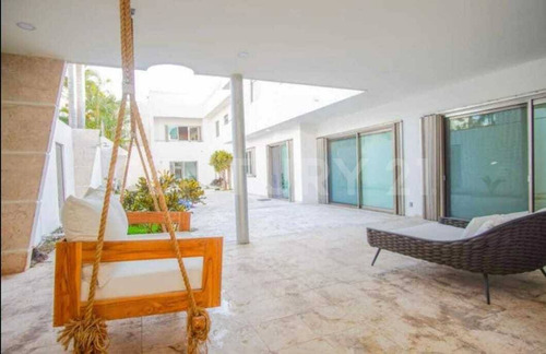 Residencia E Venta En Calle Holbox En Cancún
