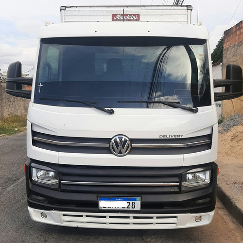 Imagem 2 de 15 de Caminhão 3/4 Volkswagen 9170 Prime Com Baú De 5,5 Metros