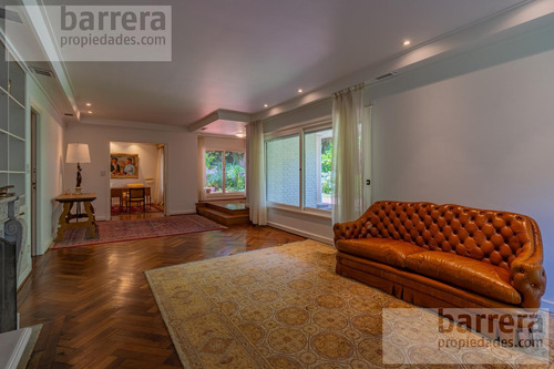 Exclusivo Chalet En Los Troncos: 4 Dormitorios Con Terreno Único
