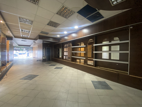 Alquiler Local Comercial 200 Mts 2 En 18 De Julio Cordón.
