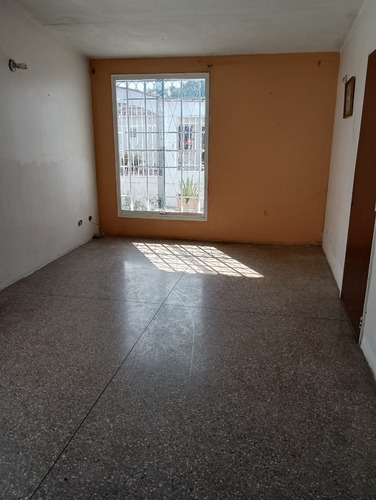 Venta De Casa De Esquina En Urb. Loma Linda Guacara 55-01