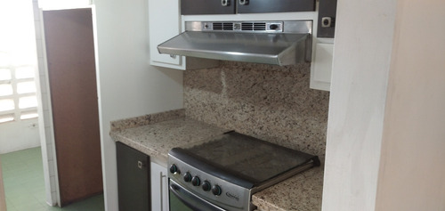 Imagen 5 de 13 de Alquiler Apartamento Av Principal Cumbres De Curumo
