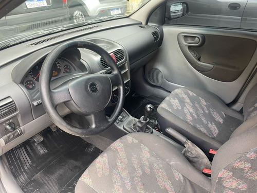 Chevrolet Corsa 1.8 Maxx Flex Power 5p