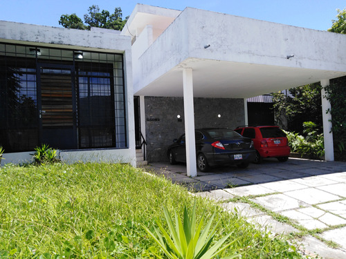 Se Vende Casa En Lomas De La Trinidad 432 M2/c  820 M2/t  5/h 4/b 6/e