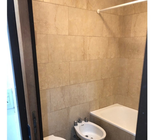 Imagen 10 de 14 de Ph 2 Ambientes Con Patio.. 1er Piso Por Escalera , Sin Expensas
