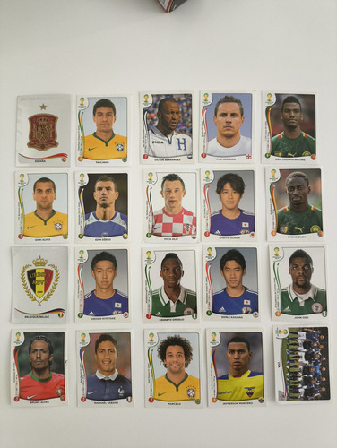 Figurita Cristiano Ronaldo + 44 Figus Brasil 2014 (Usado)