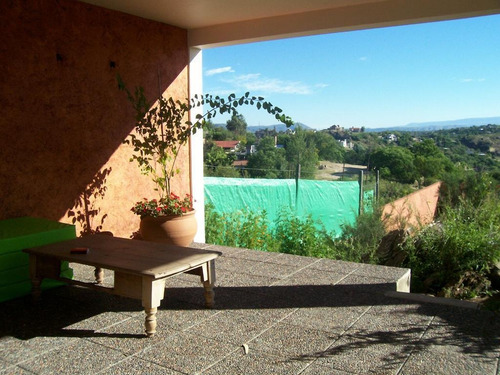 Casa En Venta 3 Dormitorios B° Villa Del Lago, Carlos Paz