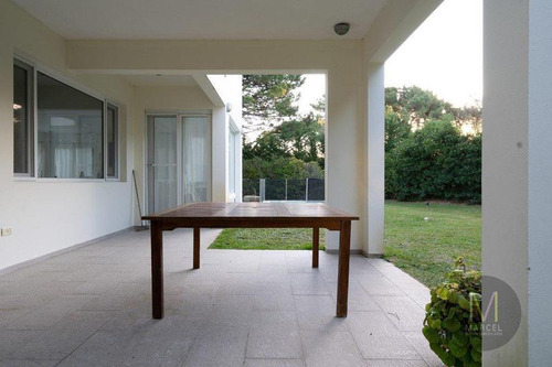 Casa En Venta 4 Ambientes Pinamar Chico