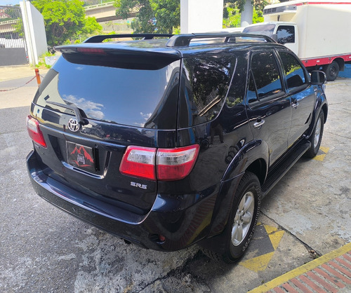 Toyota Fortuner 2010