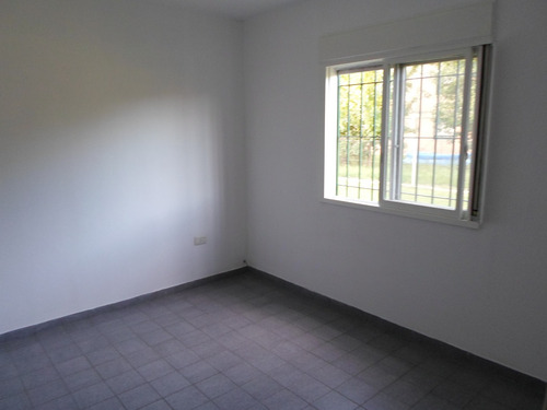 Oportunidad Apto Banco Departamento Gonnet P.b. 2 Dormitorios Espacio Verde ComĂșn + Espacio Auto