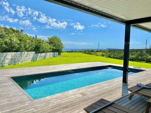 Imagen 3 de 30 de Apartamento De Cuatro Dormitorios En Frente Al Mar En Venta, Punta Ballena - Punta Ballena Solanas