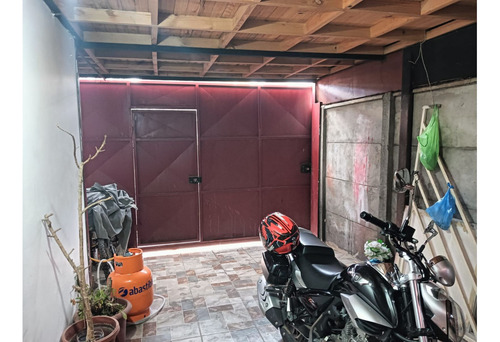 Casa 4 Dormitorios Y 2 Estacionamientos En Los Torunos
