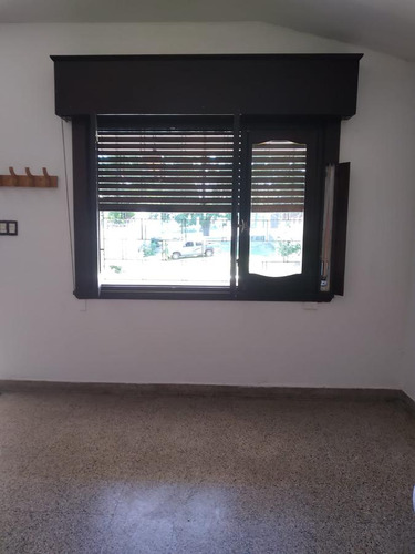 Casa En Venta 4 Dormitorios En Colon, Atencion Inversores !!!metros De Av Garzón, Buena Renta