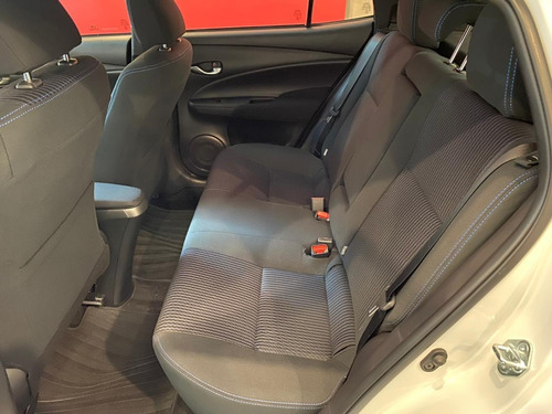 Toyota Yaris Xs Audio 1.5 Manual 5p Hatchback
