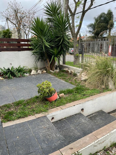 Imagen 1 de 10 de Venta Casa En Buceo 2 Dorm.
