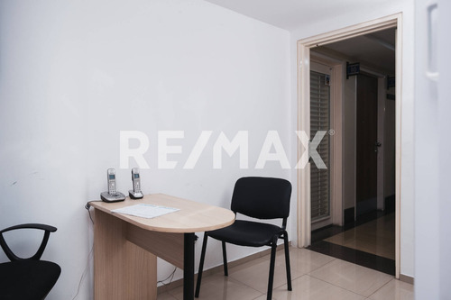 En Venta Consultorio En Trigaleña Plaza. Código 272383
