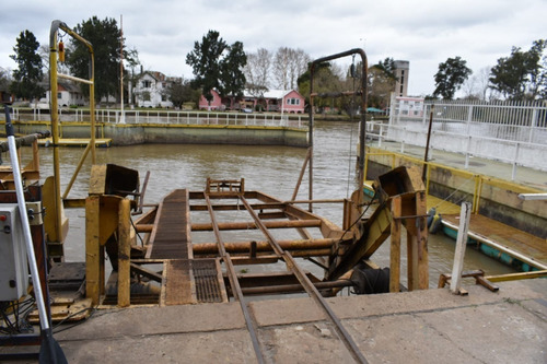 Imagen 10 de 15 de Venta De Guardería Náutica En Tigre Sobre El Río Lujan, Inmejorable Ubicación