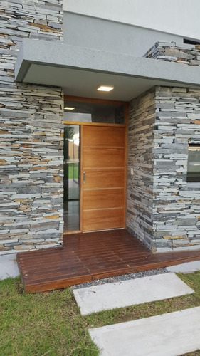 Imagen 2 de 21 de Casa En Alquiler Ubicado En El Cantón Norte, Escobar, G.b.a. Zona Norte