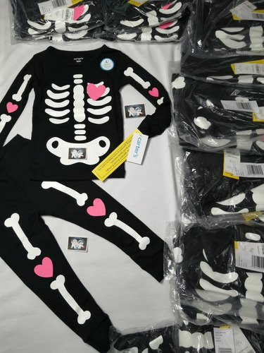 Imagen 4 de 10 de Disfraz Pijama Para Niña Bebe Alumbra En Oscuridad Carters.