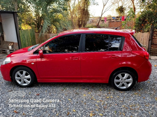 Nissan Tiida 1.8 Premium Mt 2011