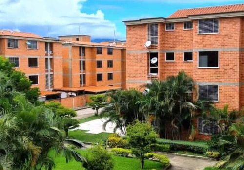 Esfl Asein2216 Vende Amplia Casa En Ciudad Alianza Residencias Las Trinitarias. Guacara..