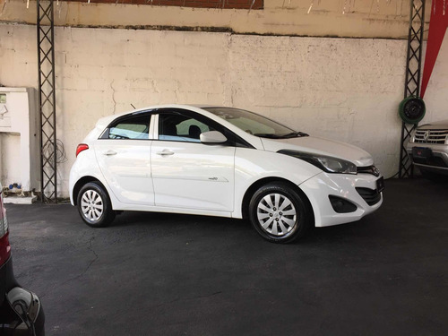 Imagem 3 de 14 de Hyundai Hb20 2015 1.0 Comfort Plus Flex 5p