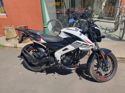 Rouser Ns 200 2024